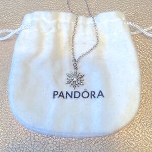 Pandora x DISNEY  Silver FROZEN Snowflake Necklace